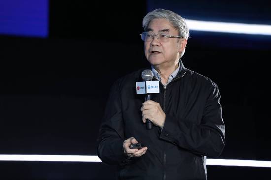 院士邬贺铨:人工智能的魅力是“永远在路上”
