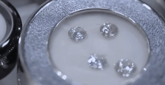 中国科学家种出钻石了?网友:这样的种菜天赋太可怕