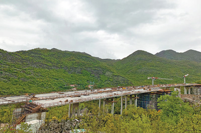 “中国朋友帮助我们实现高速路梦想”