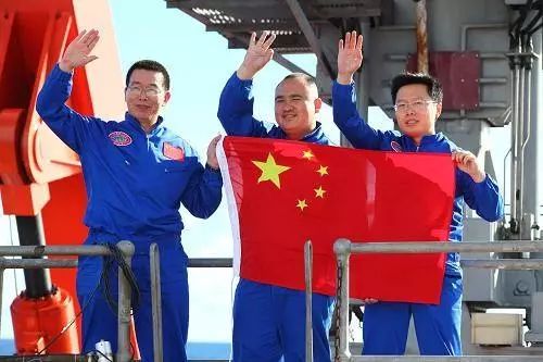 “中国深潜第一人”叶聪:从“蛟龙号”首席潜航员到主任设计师,他的征途是星辰大海