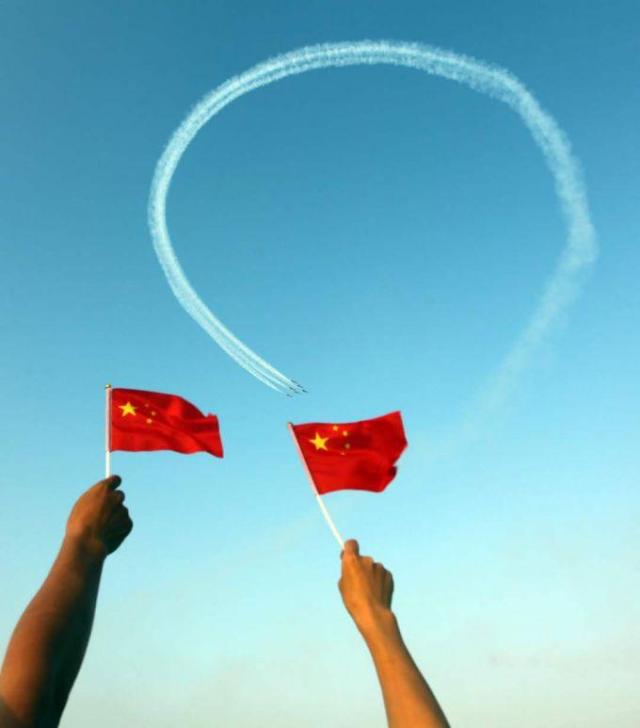 谁持彩练当空舞——飞行表演从看热闹到看门道