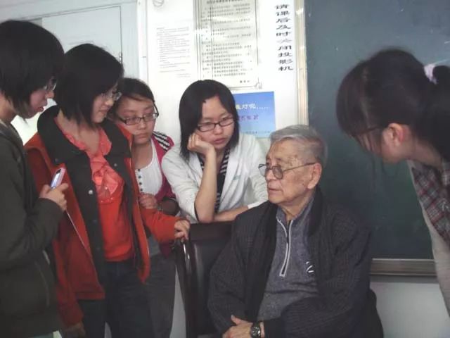 王翰章:把整形手术带到抗美援朝战场的口腔医学教育家