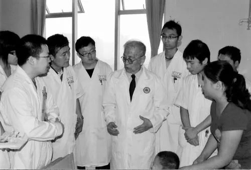 王翰章:把整形手术带到抗美援朝战场的口腔医学教育家