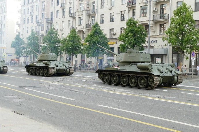 历数俄胜利日阅兵“大杀器”(1): “爱国主义教科书”T-34坦克