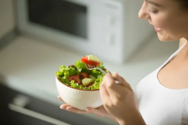 “要想活到老,吃饭七分饱”有科学依据吗?
