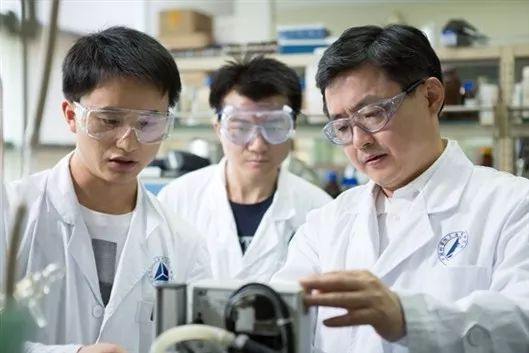 丁奎岭:用创造的分子影响改变世界