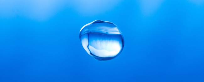 在水滴的本质背后,科学家发现了一个出乎意料的公式-responsive 在水滴的本质背后,科学家发现了一个出乎意料的公式